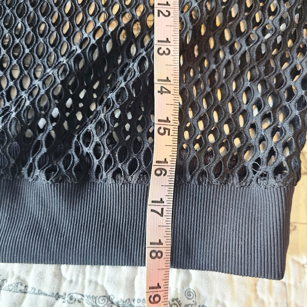 Alo Yoga Black Mesh Fishnet Pullover Long Sleeve Top Small - Picture 7 of 9